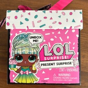 NEW L.O.L. Surprise! Present Surprise